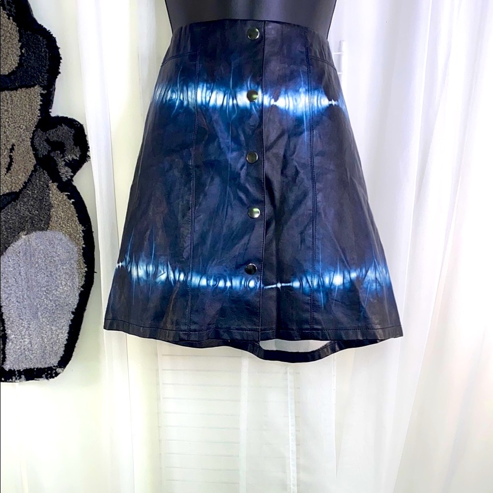 Zara Tie-Dye Faux Leather Mini Skirt Blue Black Snap Front NWT